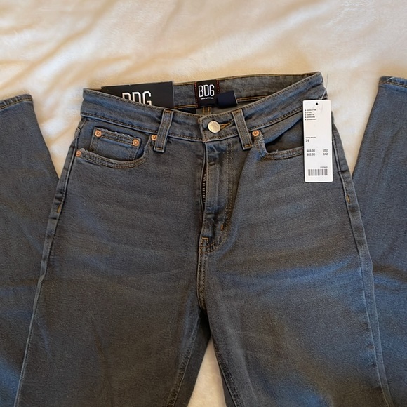 BDG High-Waisted Girlfriend Jean Washed Black Denim Urban Outfitters NWT - Picture 2 of 12